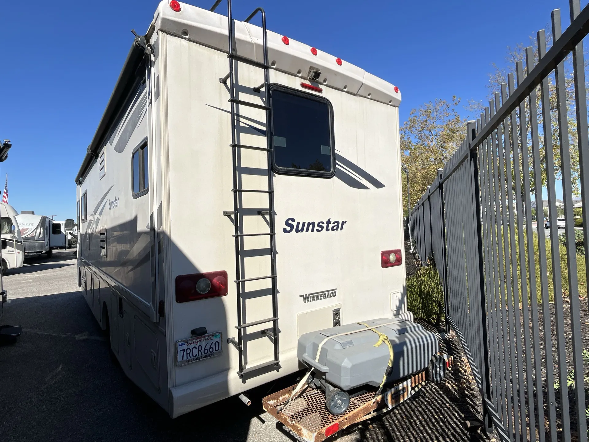 2018 Winnebago Sunstar 29VE — living area main