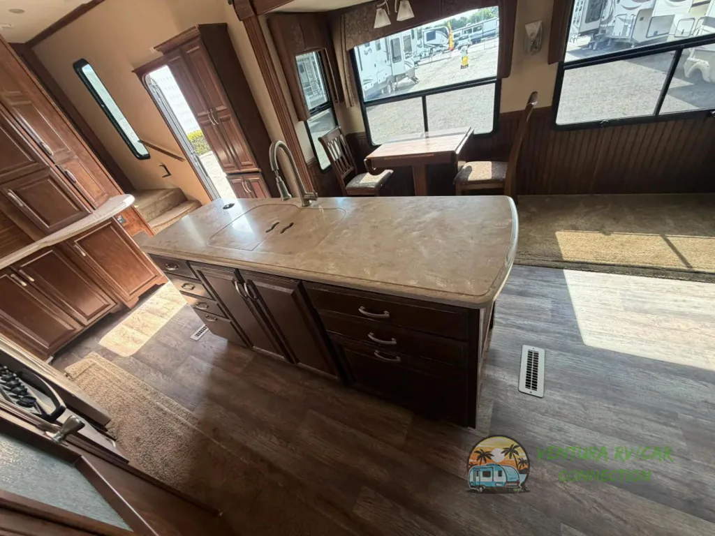 2016 Forest River Cardinal 3455RL, Photos photo 4