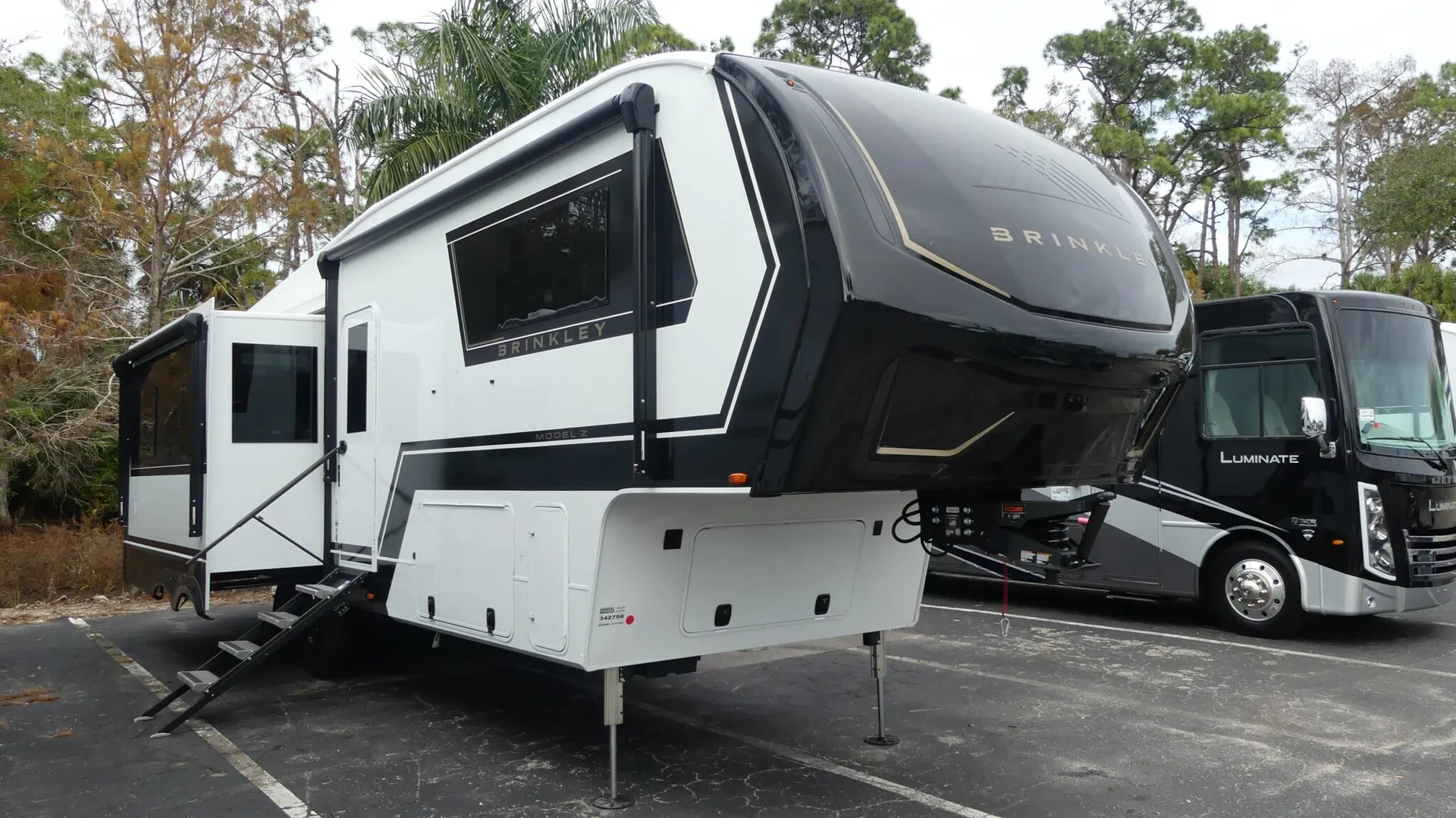 2026 Brinkley Model Z 3100 - Photo 2