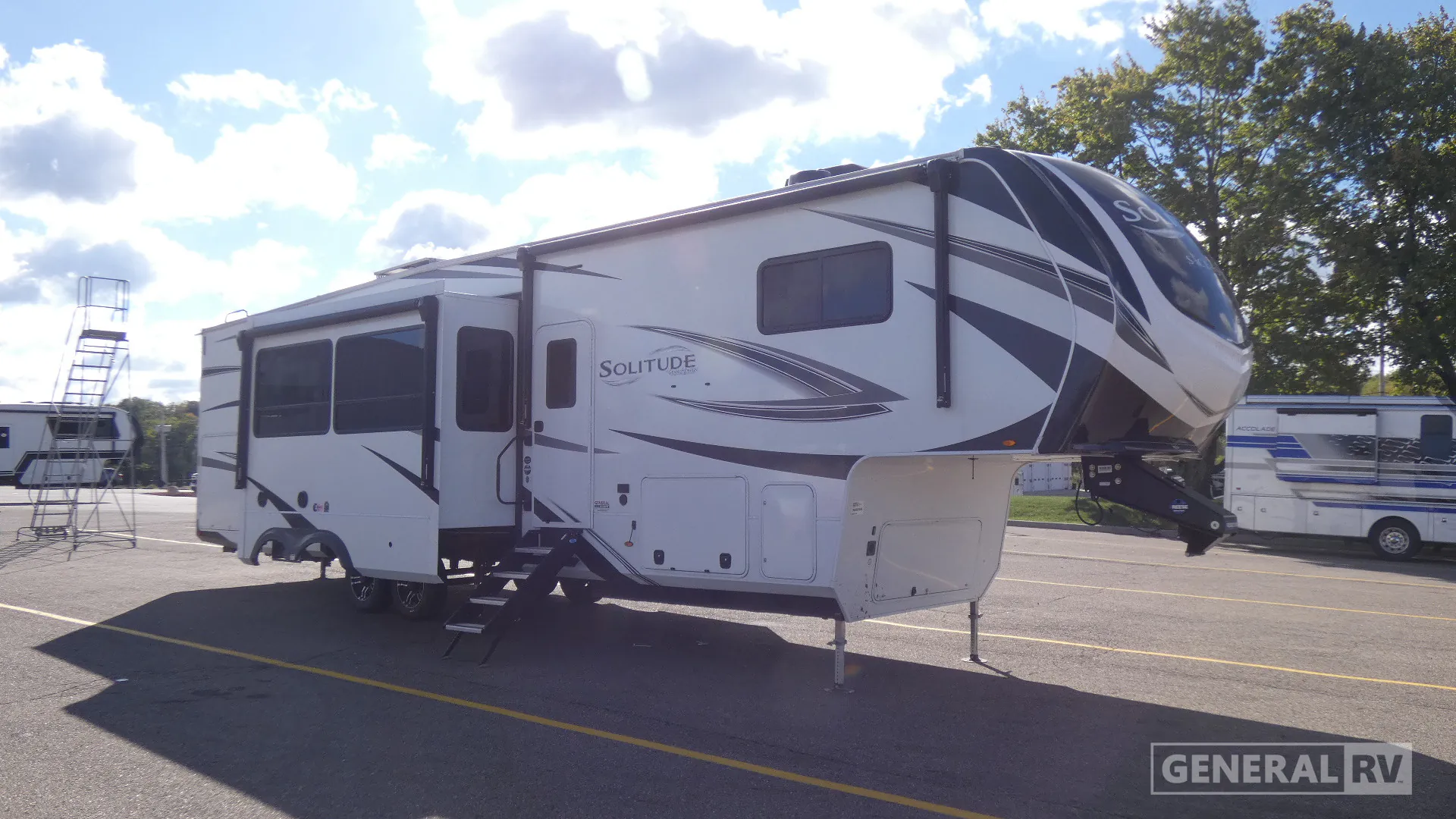 2023 Grand Design Solitude S-Class 3740BH - Photo 2