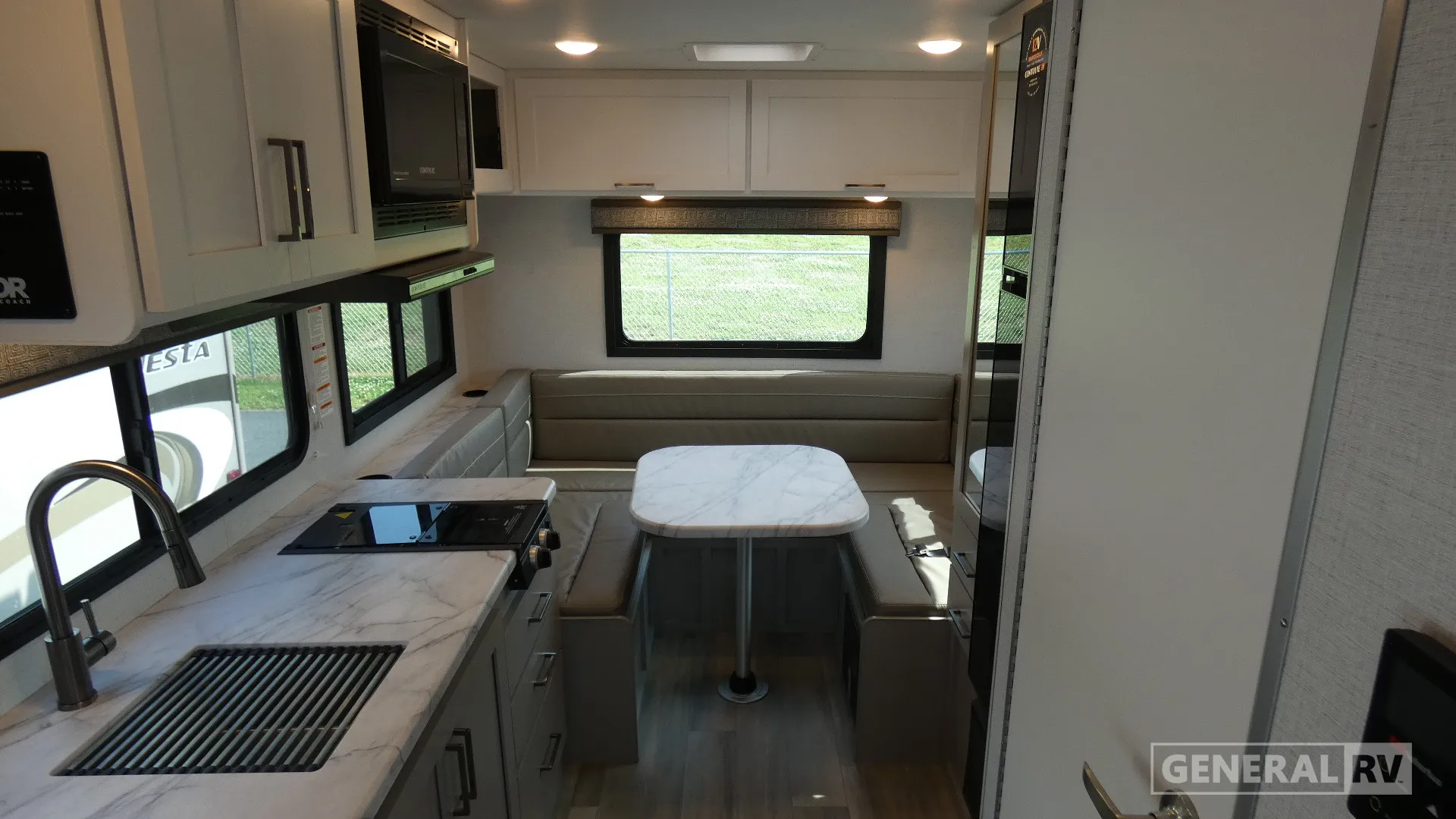 2026 Thor Motor Coach Pasadena SE SE19 - Photo 3