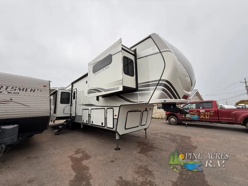 2022 Keystone Montana 3781RL - Photo 2