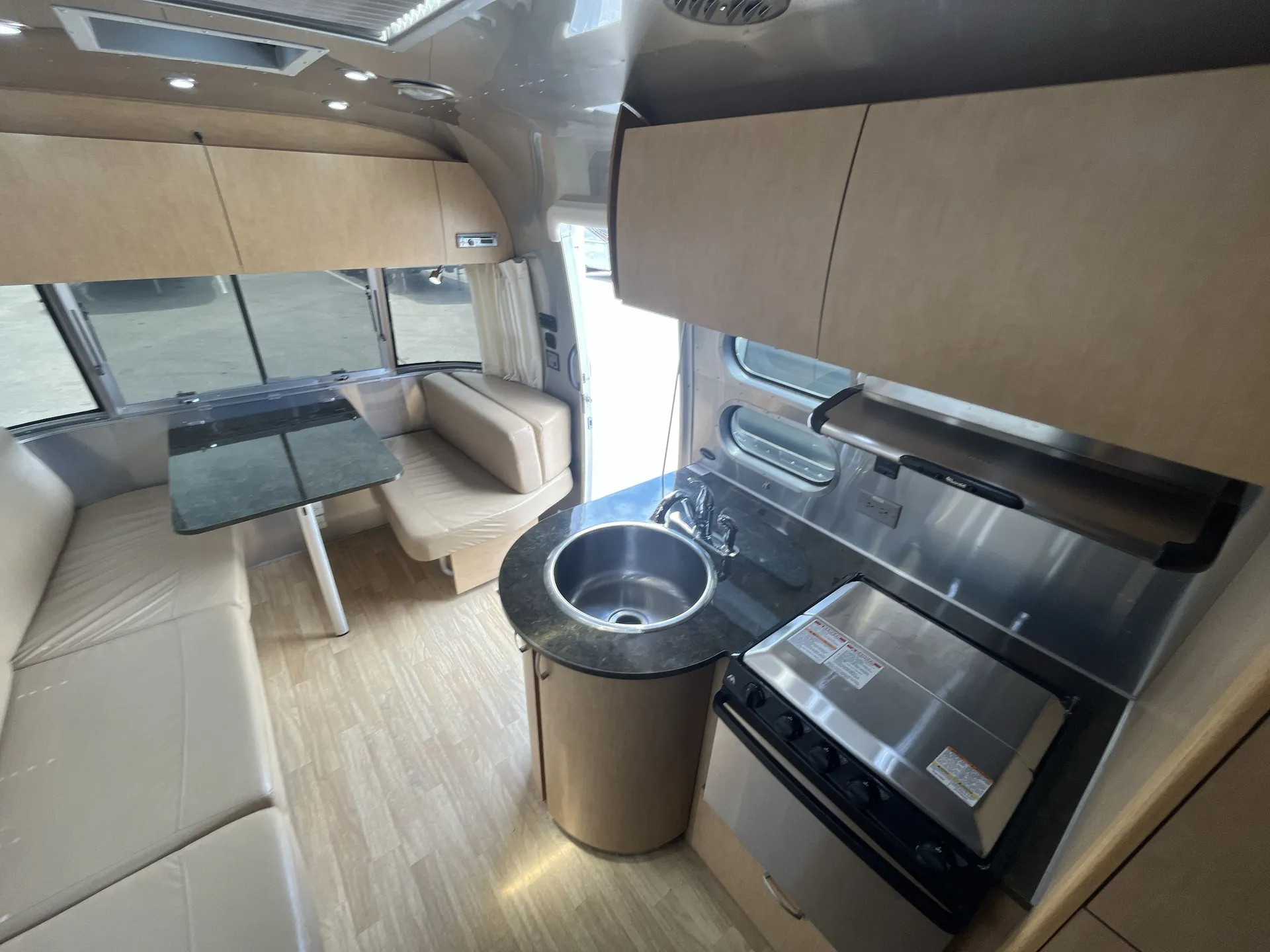2016 Airstream Flying Cloud 23D - Photo 3