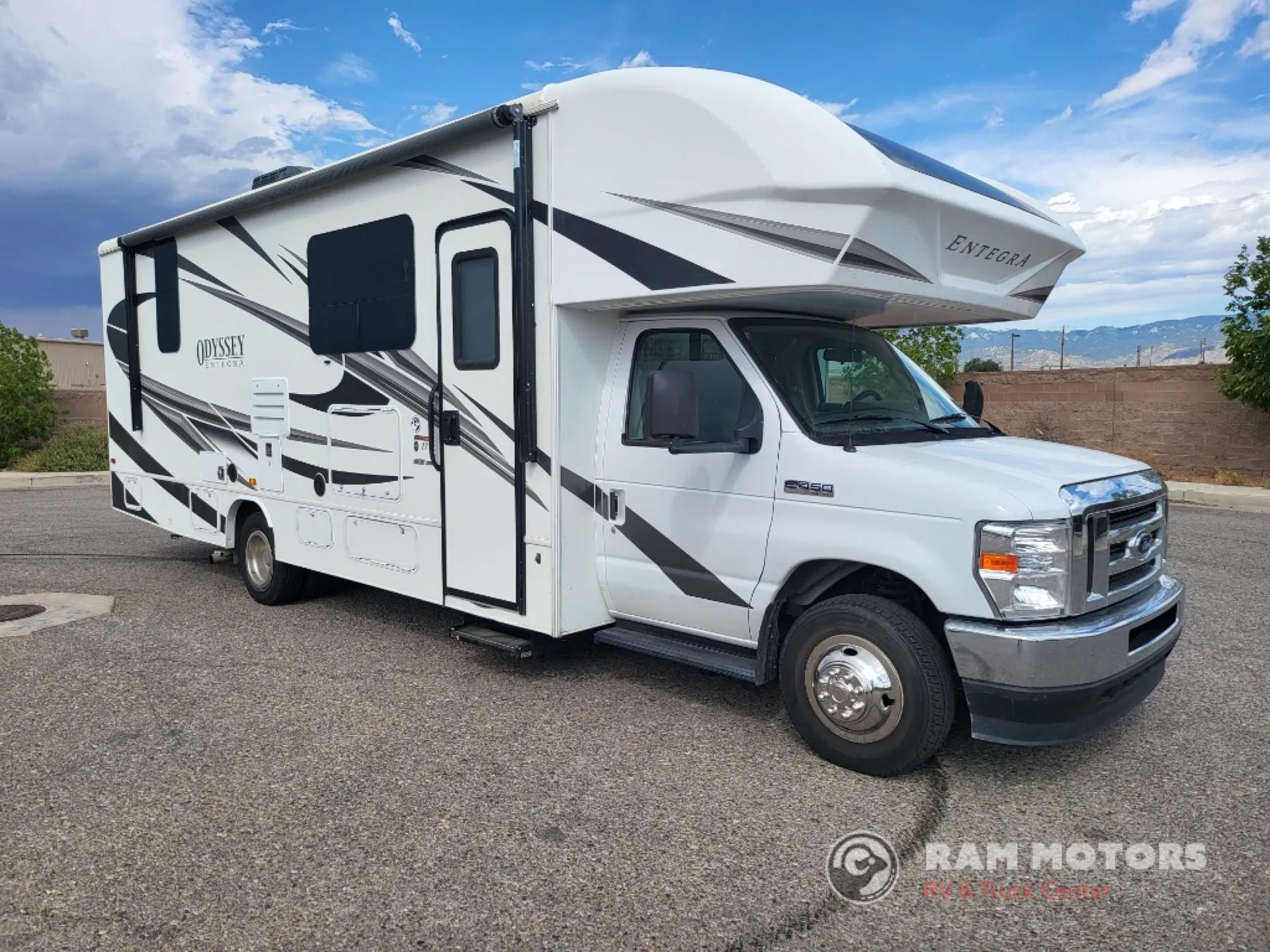 2022 Entegra Coach Odyssey 27U - Photo 2