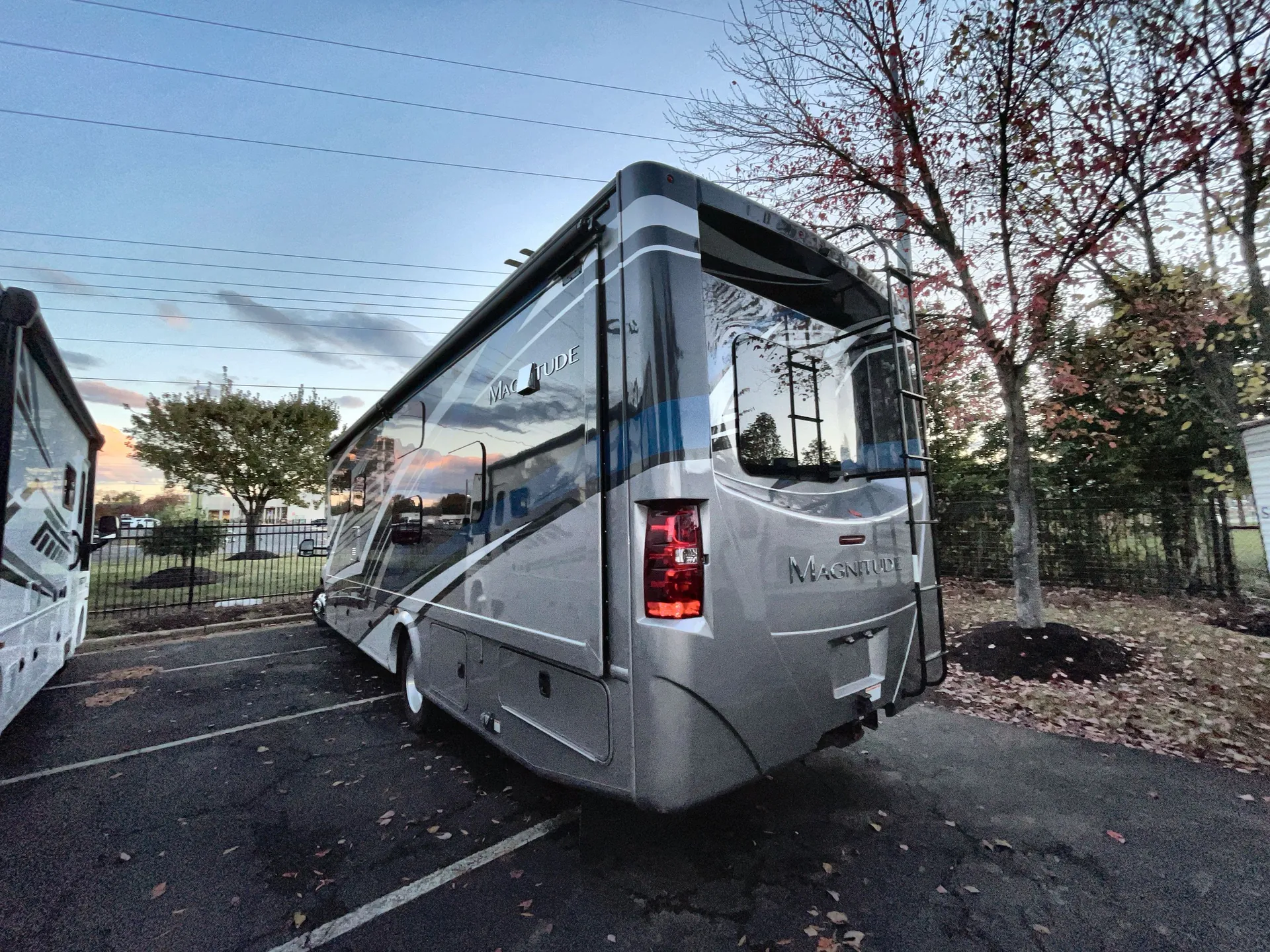2022 Thor Motor Coach Magnitude RS36 - Photo 2