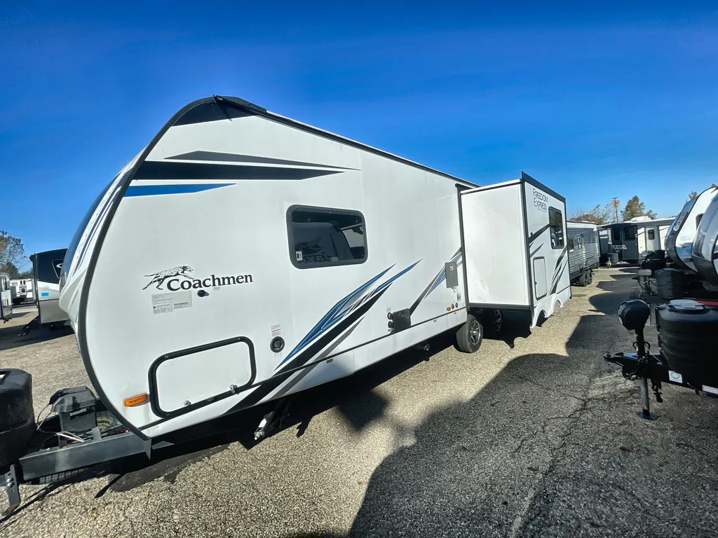 2023 Coachmen Freedom Express Ultra Lite 274RKS, Photos photo 6
