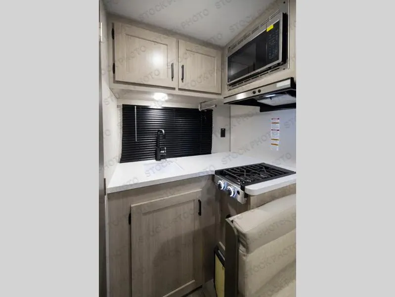 2027 Coachmen Catalina Summit Series 7 134RKX - Photo 3