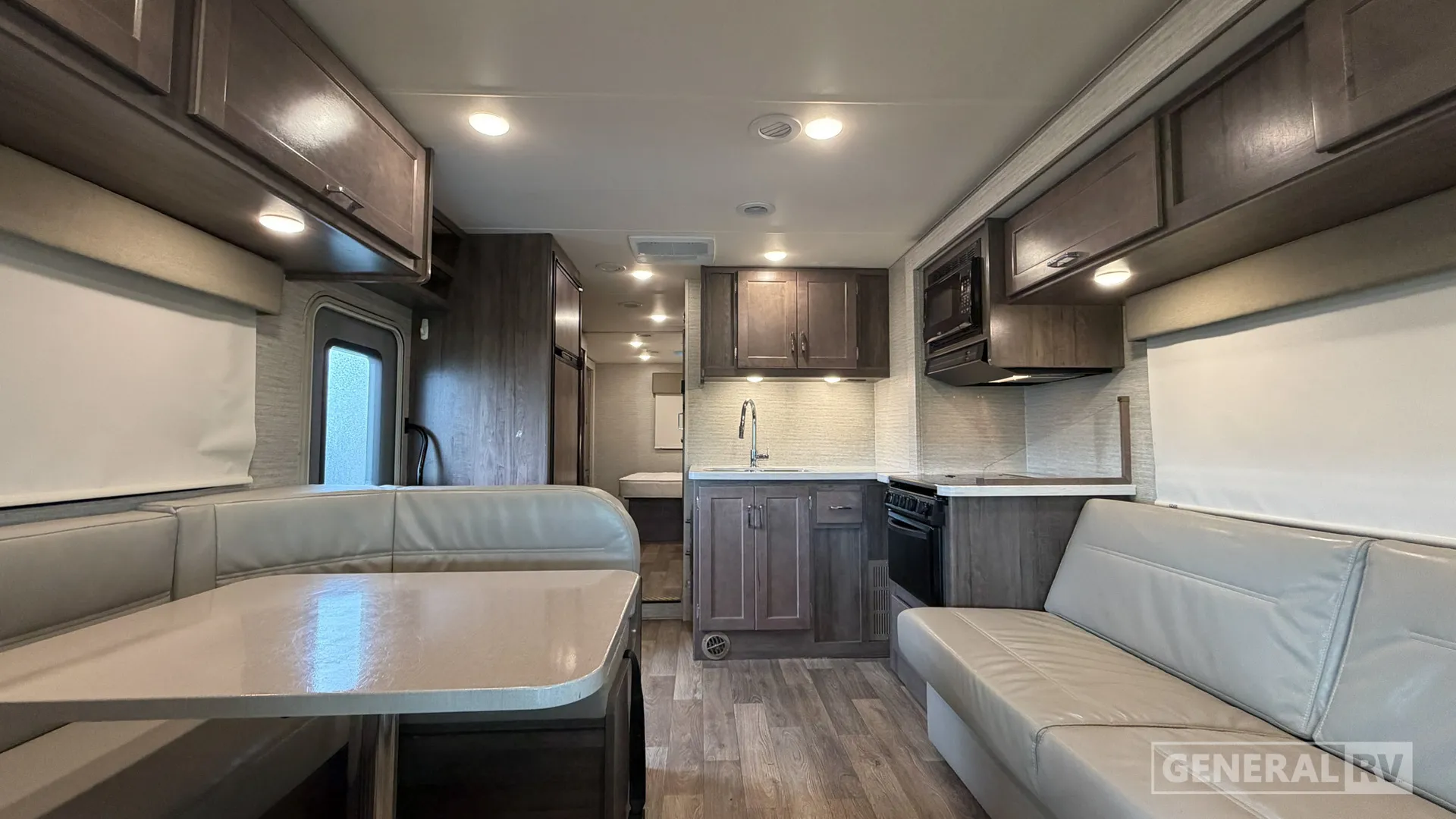 2023 Winnebago Minnie Winnie 31H - Photo 3