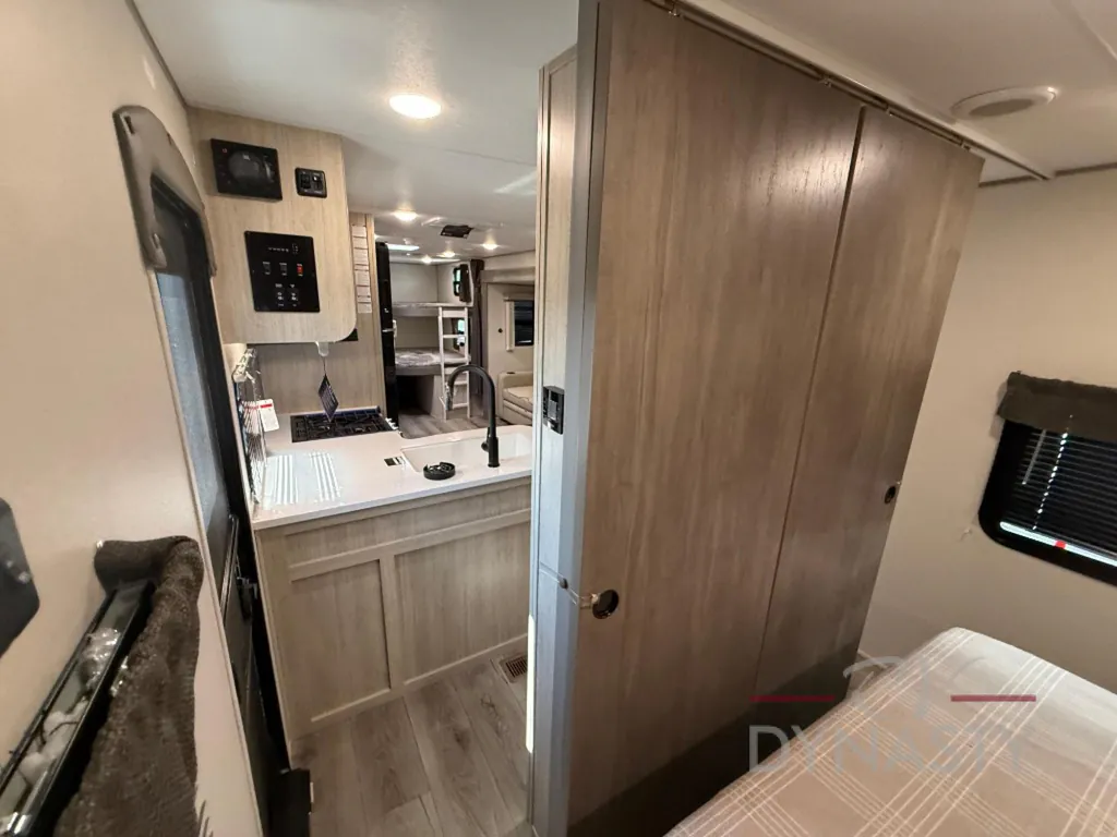 2026 Coachmen Catalina Legacy Edition 273DBHCK, Photos photo 76