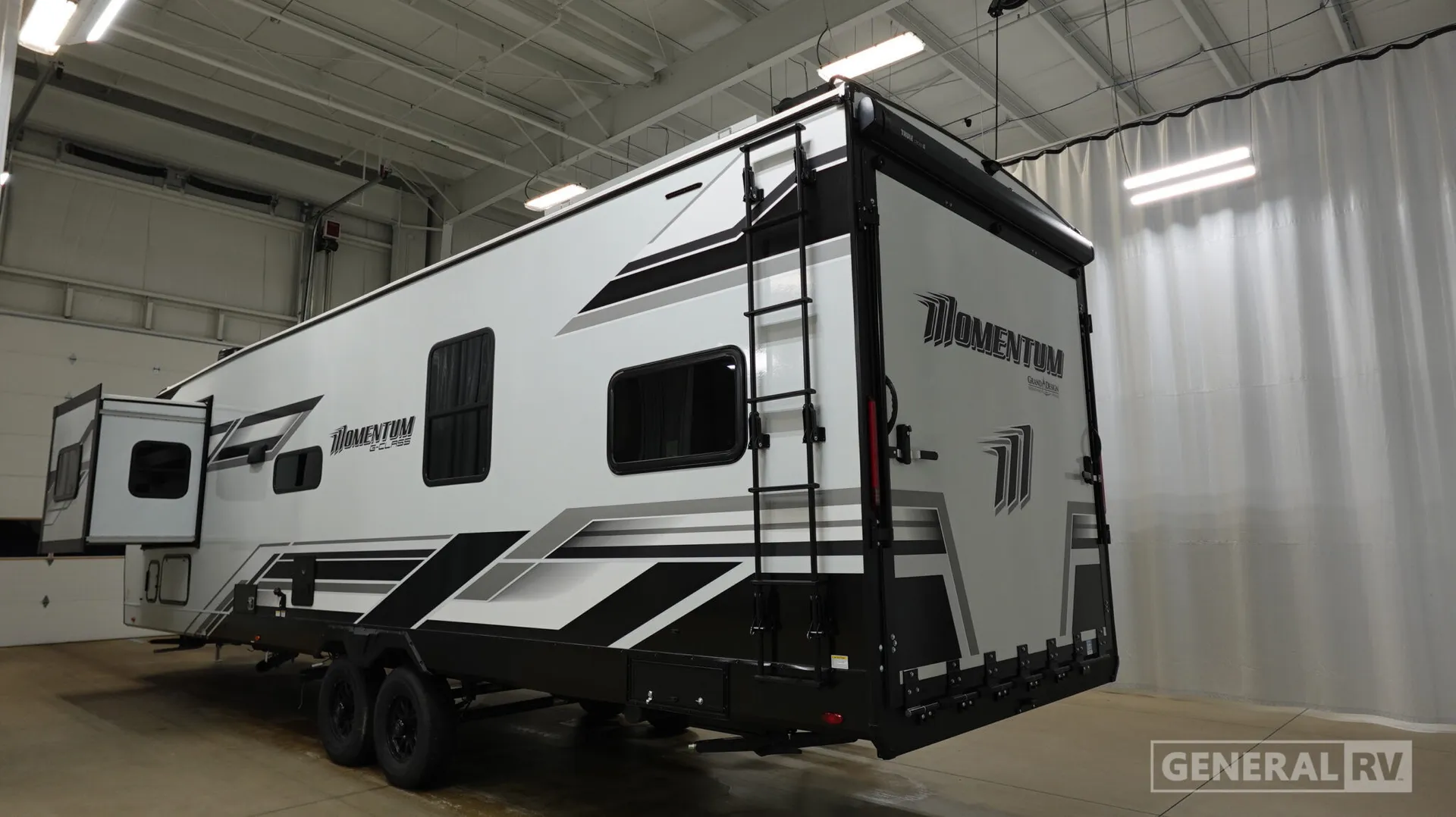 2026 Grand Design Momentum G-Class 31G - Photo 4