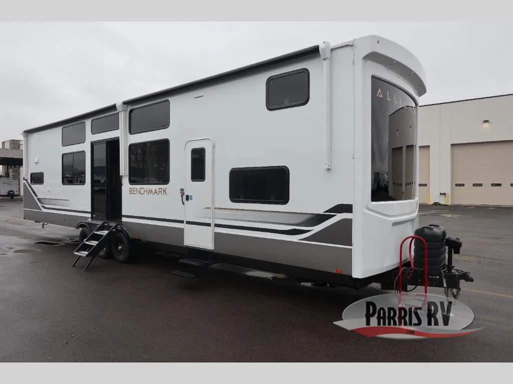 2026 Alliance RV Benchmark 44RKL - Photo 2