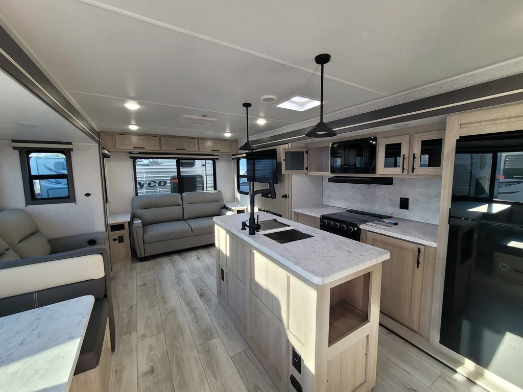 2026 East to West Della Terra 272RL, Photos photo 12