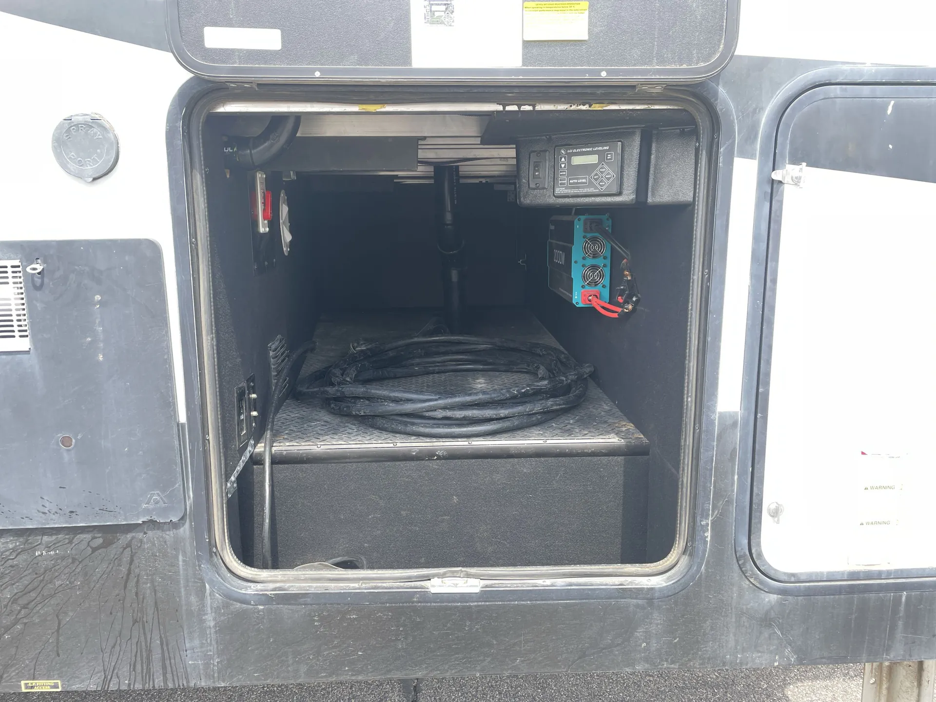 2018 Heartland Cyclone 4250 — living area main