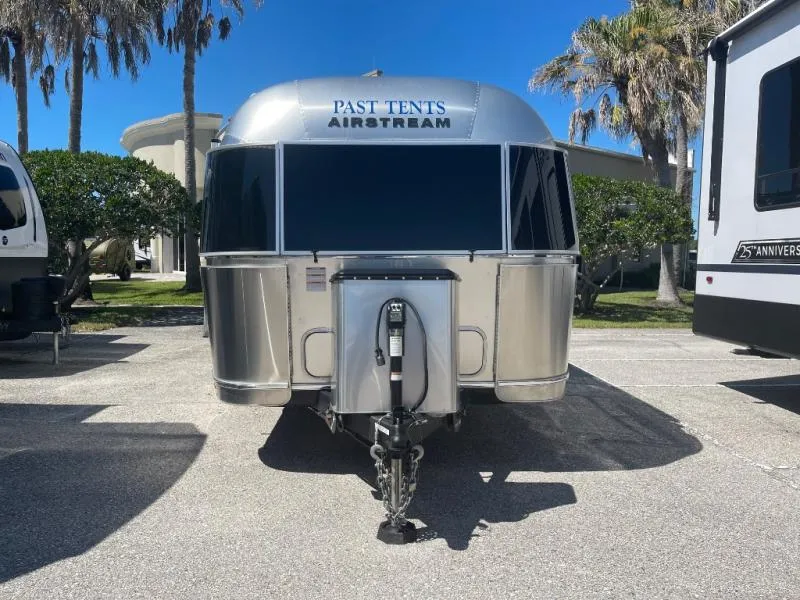 2023 Airstream International 25FB - Photo 3
