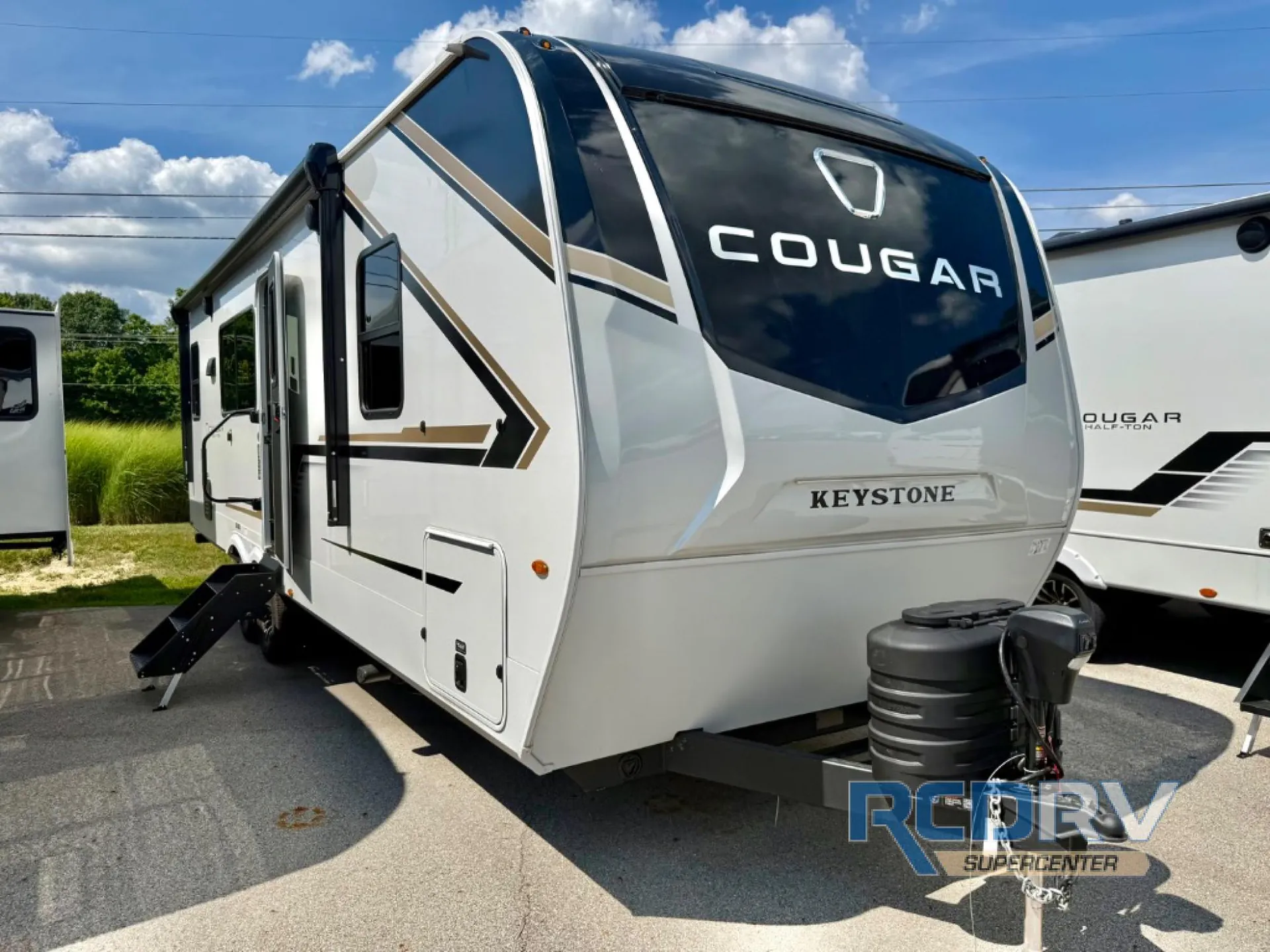 2027 Keystone Cougar Western Elevation 26LBWE dealer photo 1 from RCD RV Supercenter