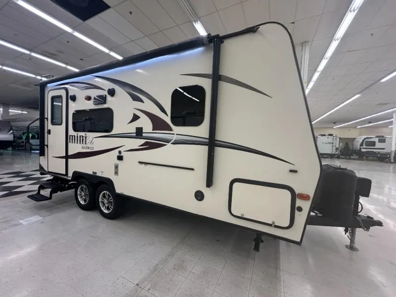 2018 Forest River Rockwood Mini Lite 2109S - Photo 2