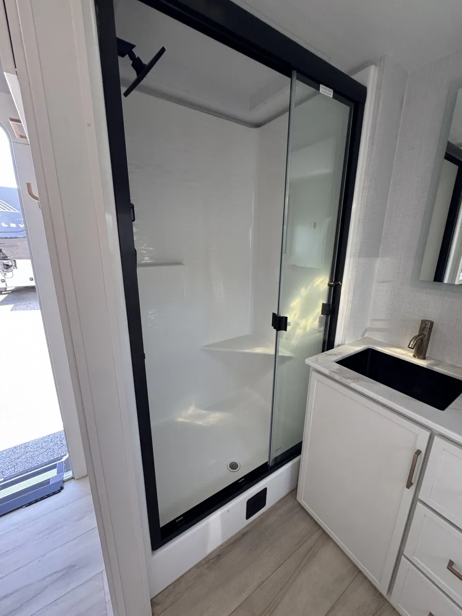 2025 Brinkley MODEL I 265, Photos photo 9
