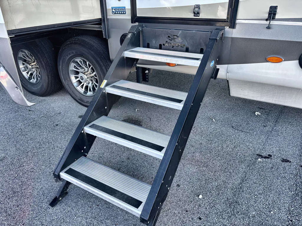2018 Jayco Pinnacle 36FBTS, Photos photo 31