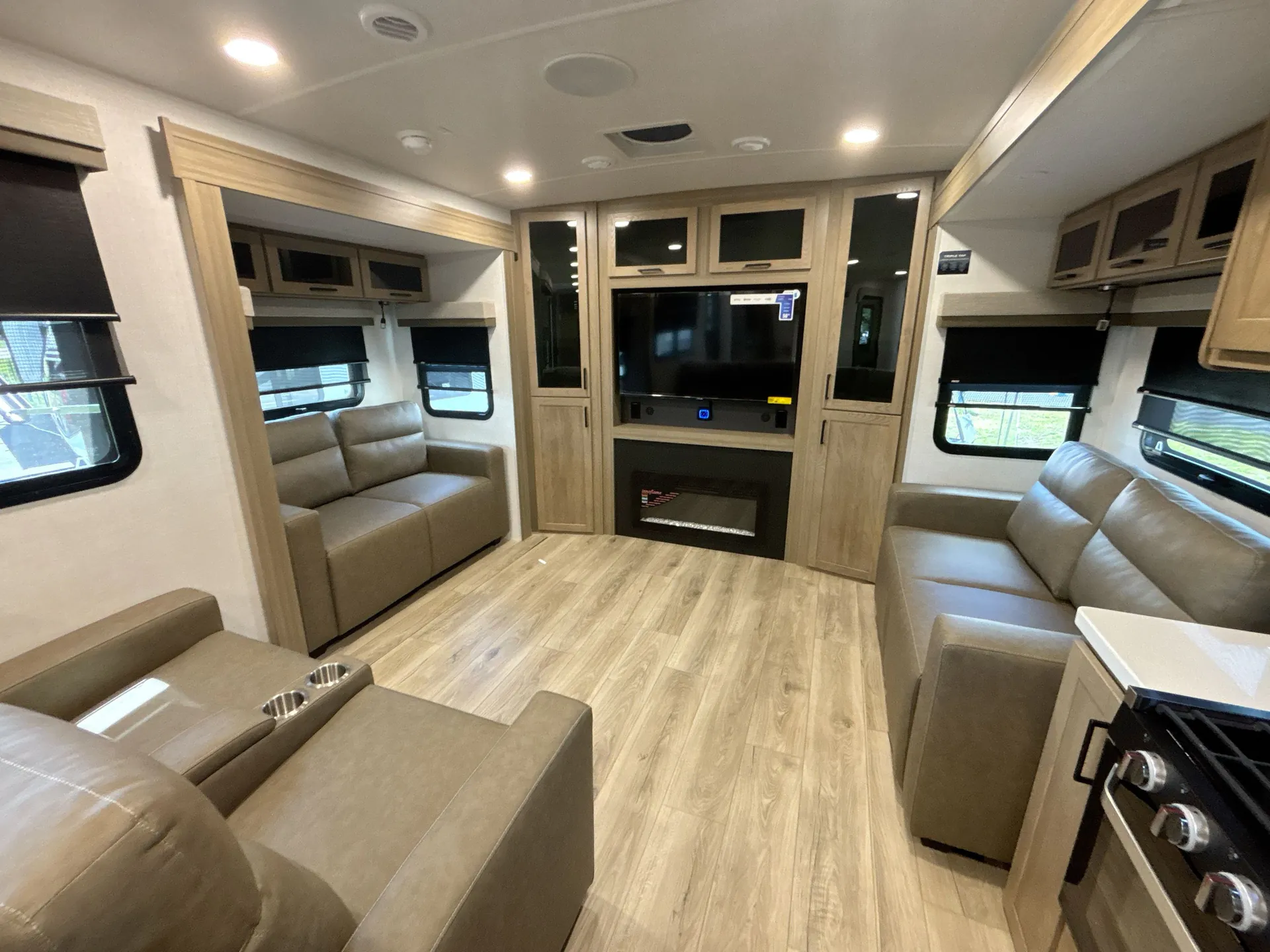2027 Forest River Flagstaff Super Lite 29FBRL — living area main