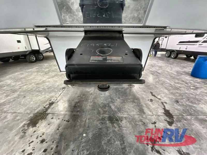 2023 Dutchmen Yukon 320RL - Photo 4