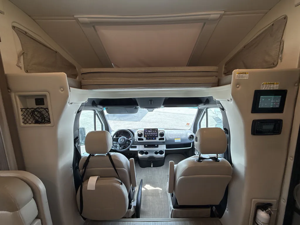 2022 Thor Motor Coach Tiburon 24FB, Photos photo 4