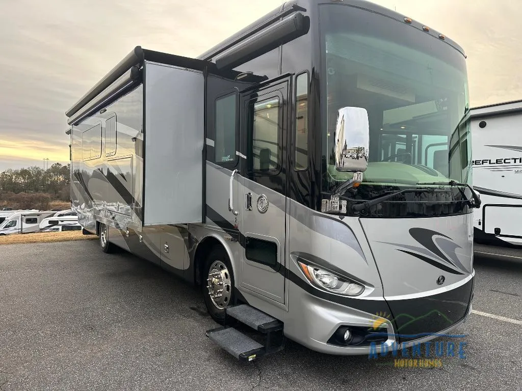2017 Tiffin Phaeton 36 GH - Main photo