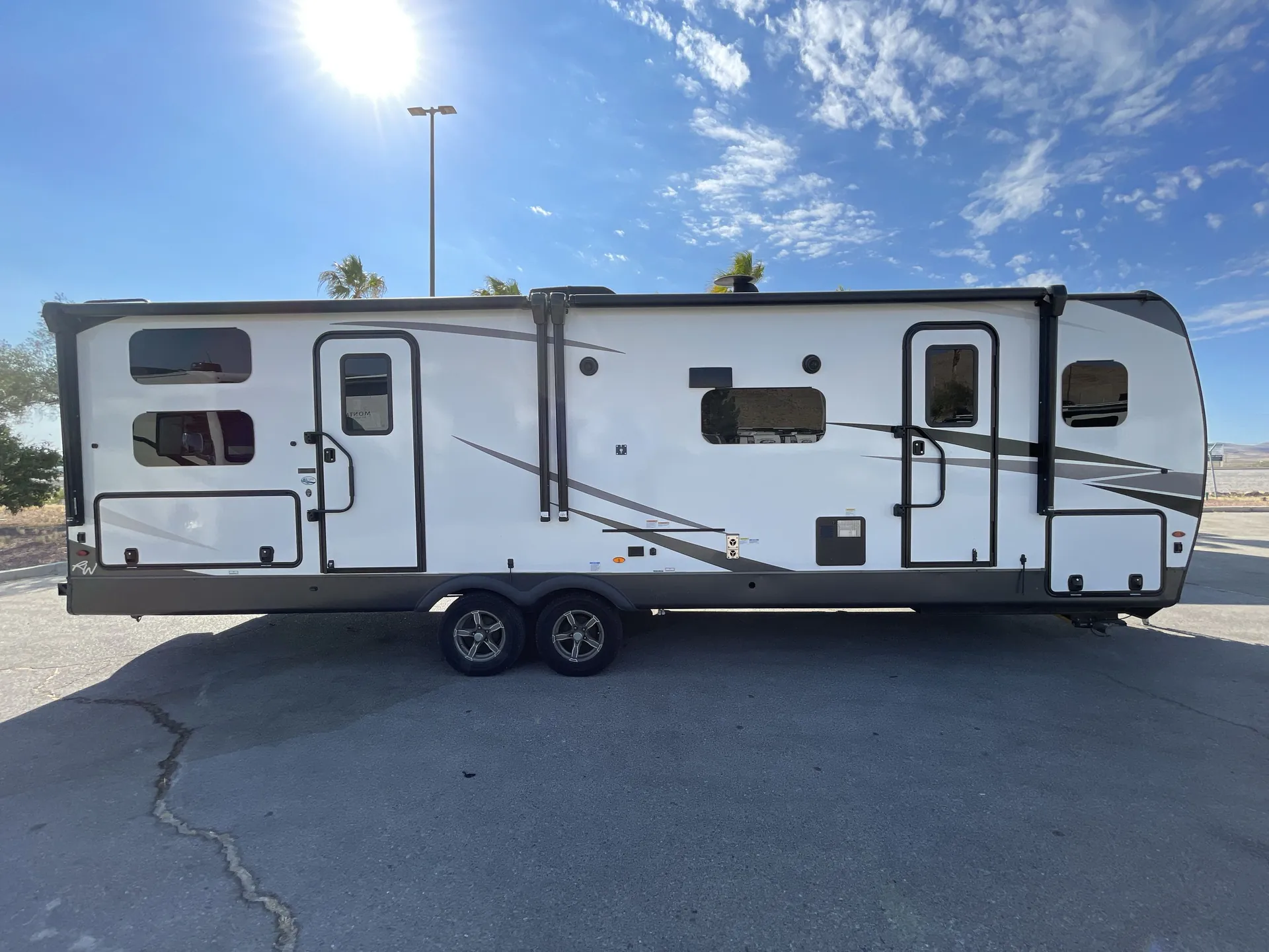 2023 Forest River Rockwood Ultra Lite 2706WS — campside