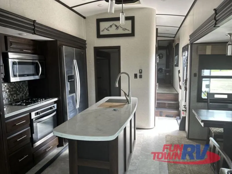 2018 Jayco North Point 377RLBH - Photo 3