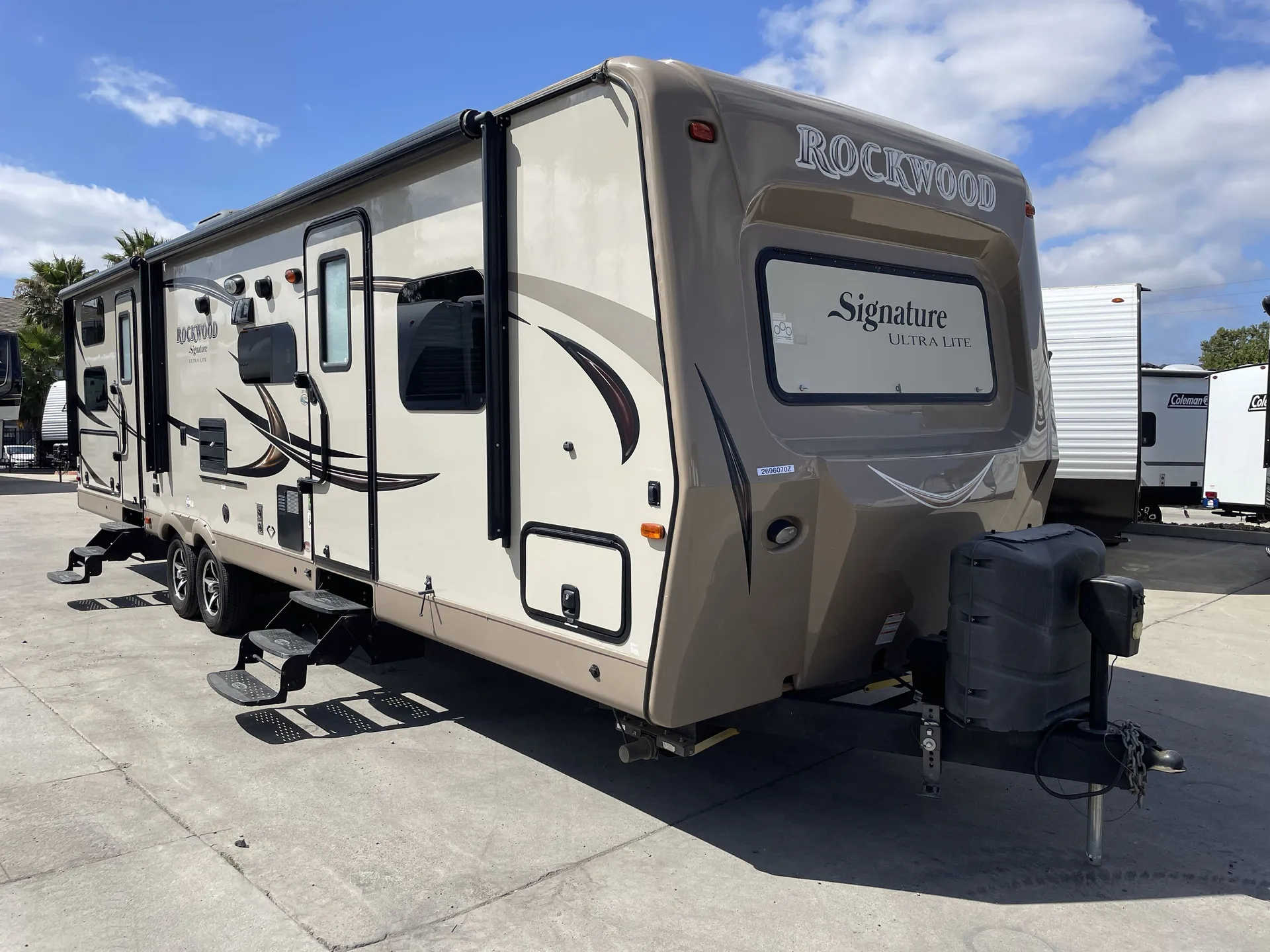 2016 Forest River Rockwood Signature Ultra Lite 8311WS - Photo 2