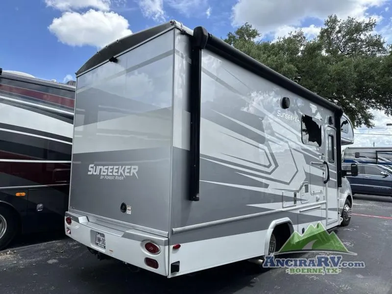 2023 Forest River Sunseeker MBS 2400DSB - Photo 3