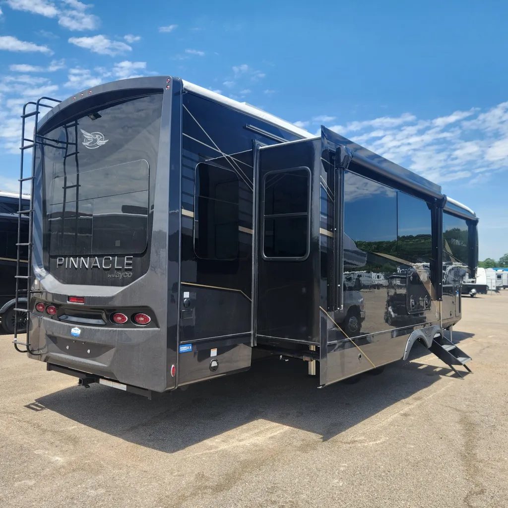 2026 Jayco Pinnacle 36FBTS, Photos photo 4