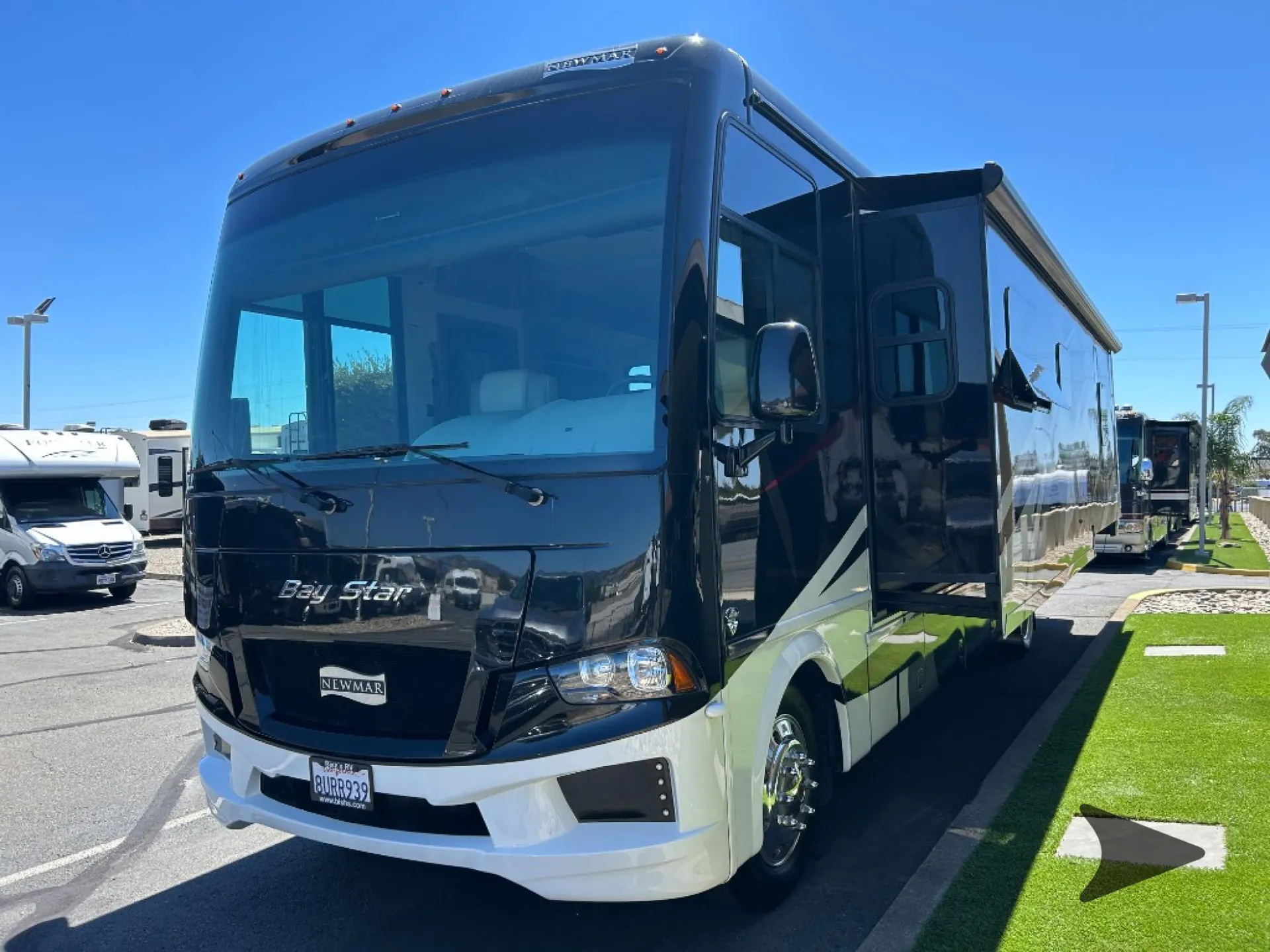 2021 Newmar Bay Star 3408 - Photo 4