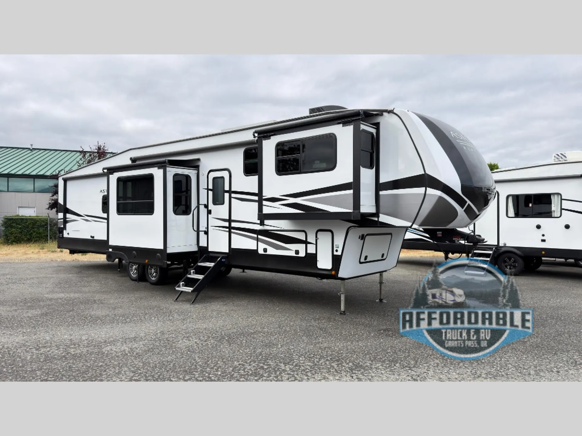 2025 Dutchmen Astoria Platinum 3803FLP dealer photo 1 from Affordable Truck & Rv