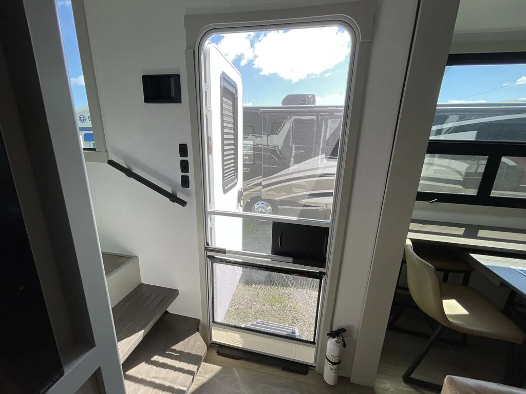 2025 Brinkley Model G 3250, Photos photo 76