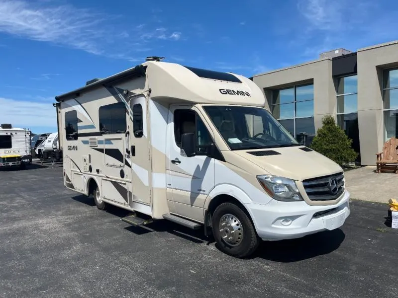 2017 Thor Motor Coach Gemini 24TX - Main photo