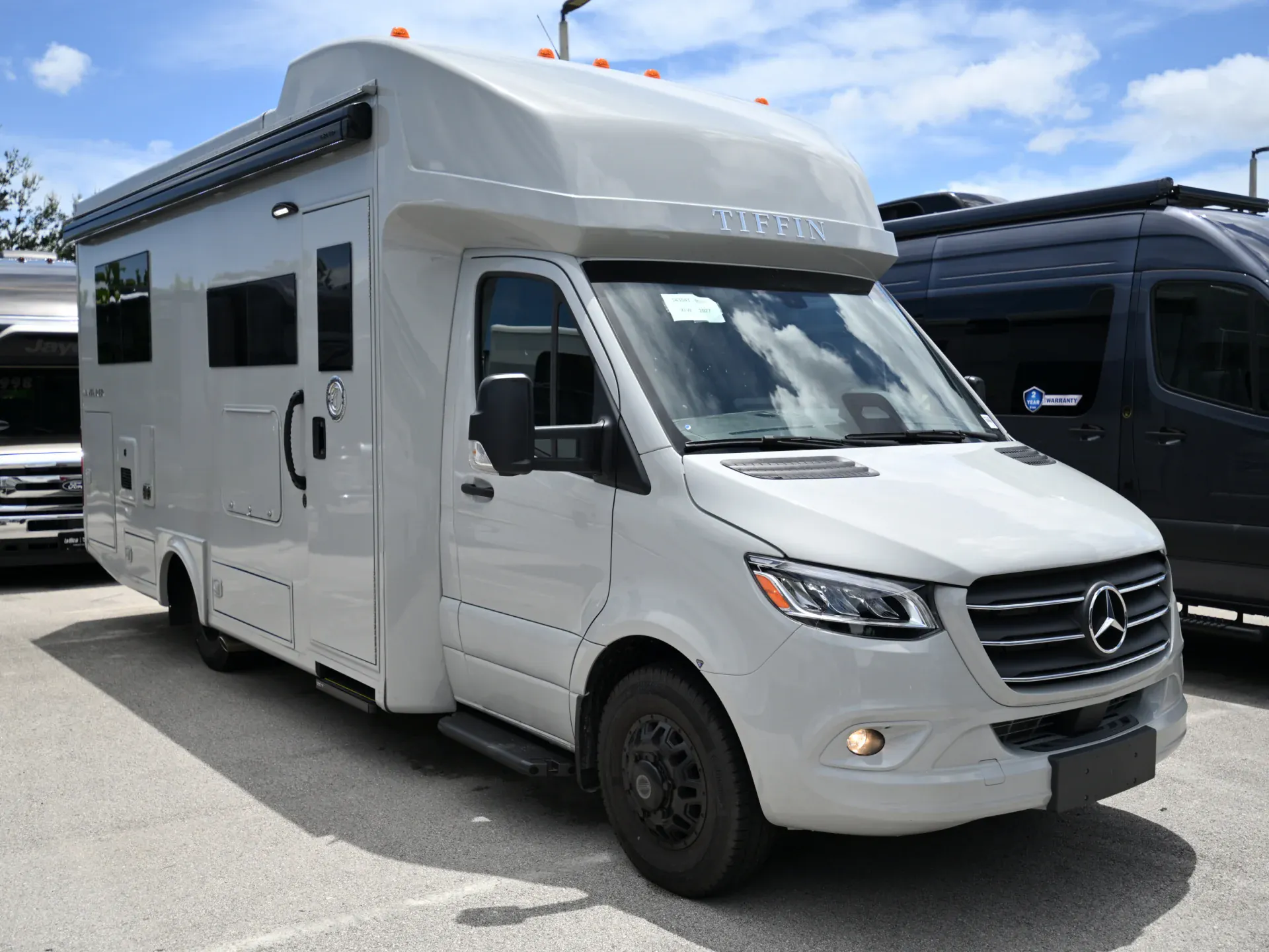2027 Tiffin Wayfarer 25 XLW dealer photo 1 from La Mesa RV Center