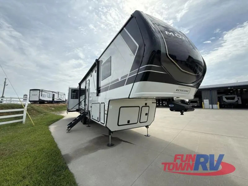 2026 Keystone Montana 3532SP - Photo 2