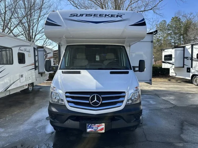 2020 Forest River Sunseeker MBS 2400W - Photo 2