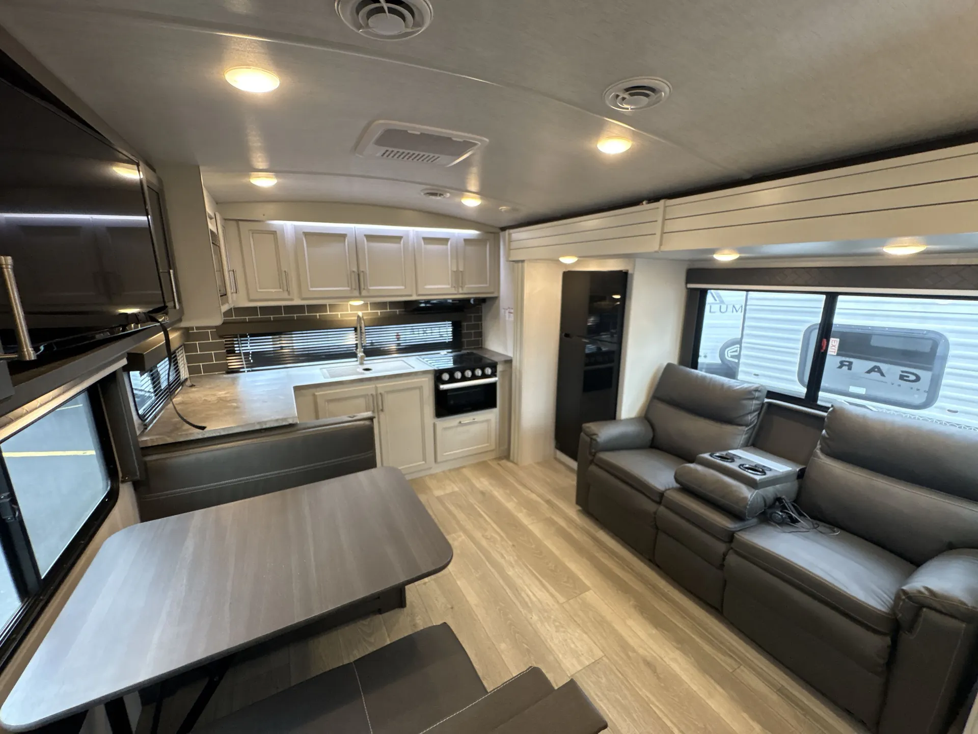 2024 Keystone Cougar Half-Ton 25MLE — living area main