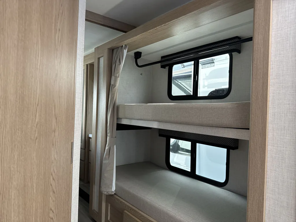 2027 Thor Motor Coach Freedom Elite 31FE, Photos photo 7