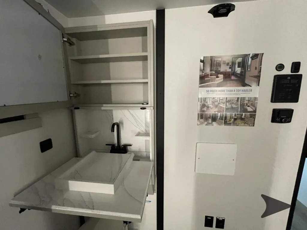 2026 Brinkley Model G 4100, Photos photo 66