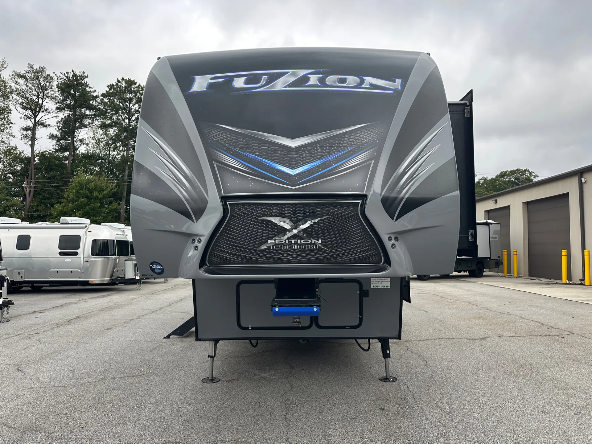 2017 Keystone Fuzion 345 - Photo 2