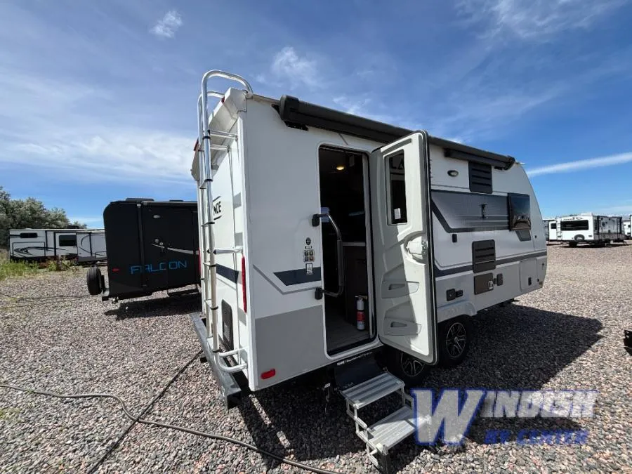 2022 Lance Lance Travel Trailers Used    1685 - Photo 4