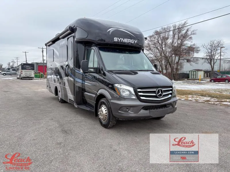 2018 Thor Motor Coach Synergy Used    JR24 - Main photo