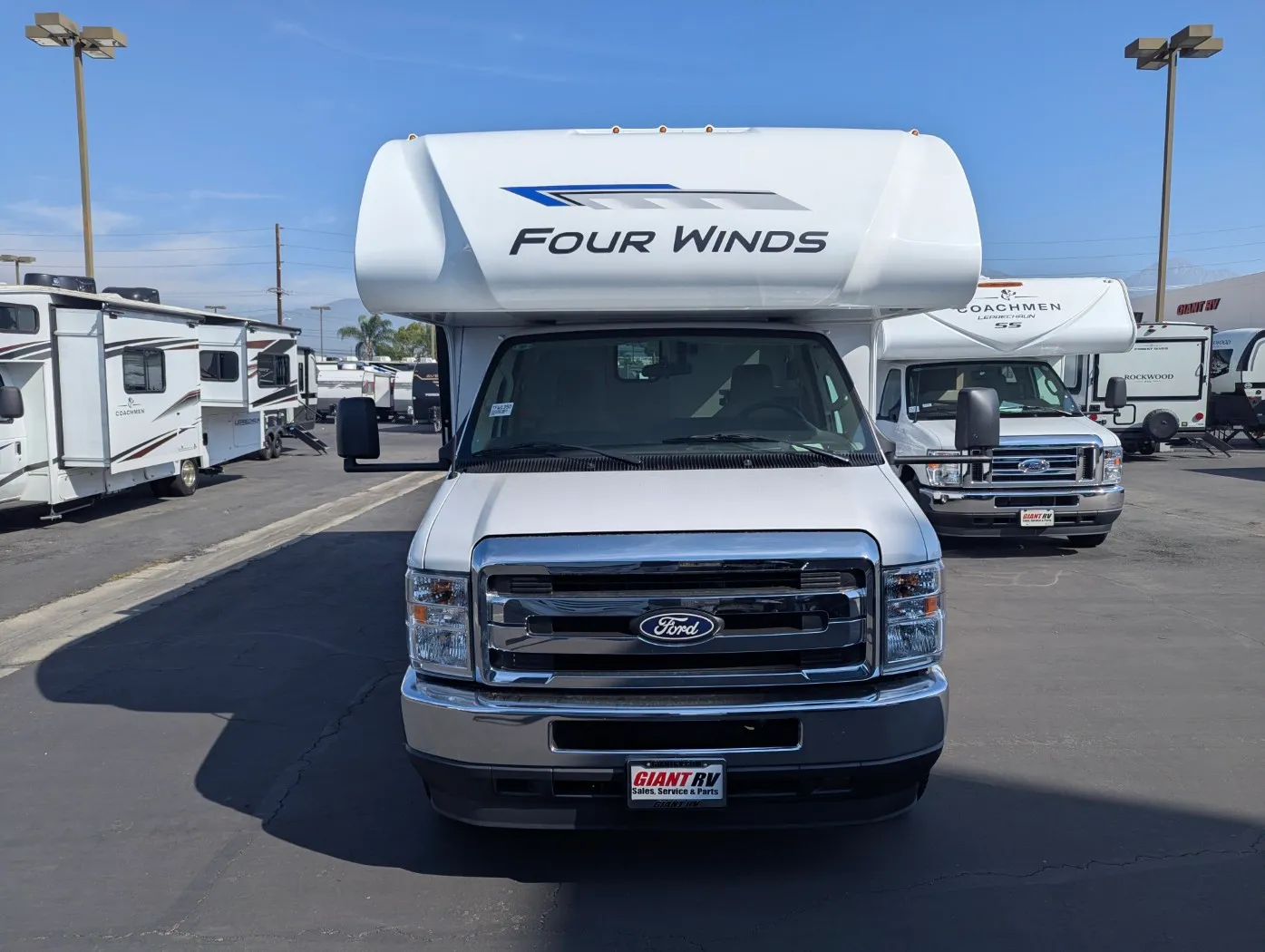 2026 Thor Motor Coach Four Winds 19X - Photo 3
