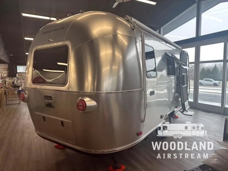 2026 Airstream World Traveler 22RB - Photo 4