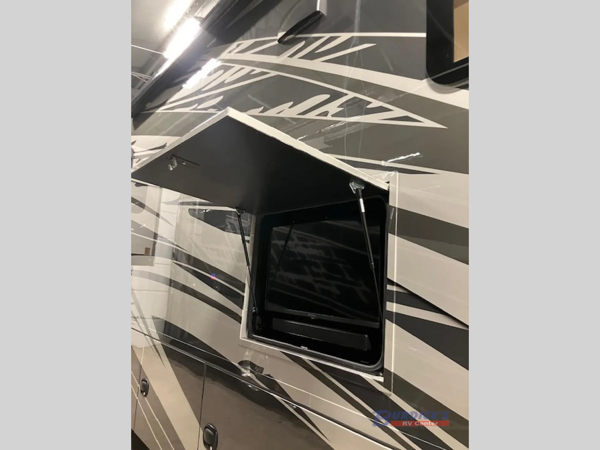 2026 Renegade RV Valencia 36SB - Photo 4