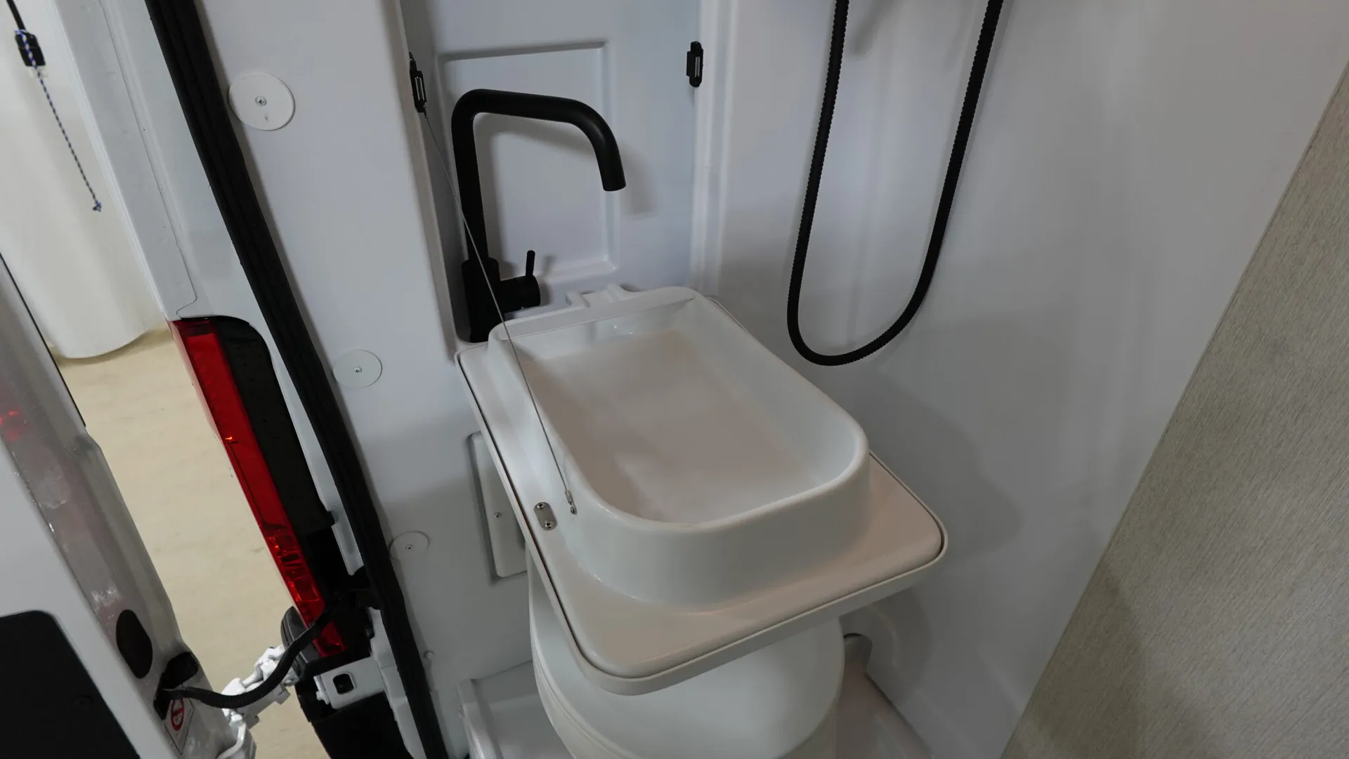2026 Winnebago Micro Minnie 2108DS - Photo 4