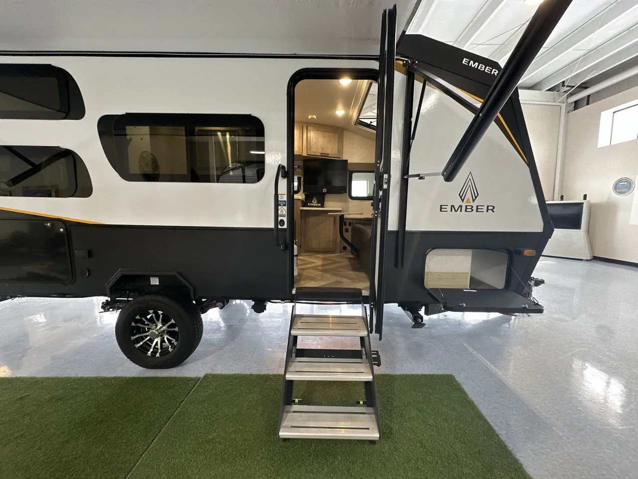 2022 Ember RV Overland Series 191MDB - Photo 2