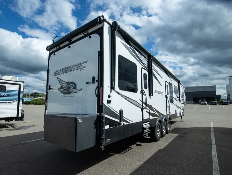 2020 Jayco Seismic 4013 - Photo 3